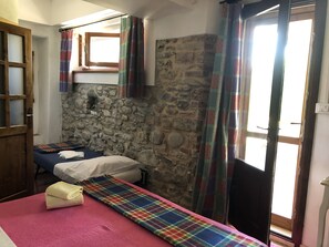 2 bedrooms, travel crib, free WiFi, bed sheets