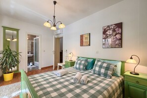 3 bedrooms, in-room safe, iron/ironing board, WiFi