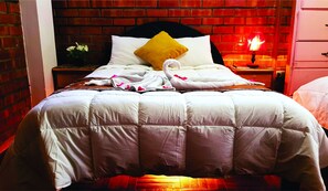 City Double Room, 1 Bedroom, City View | Down comforters, laptop workspace, blackout drapes, iron/ironing board - Hostal Comarca Imperial (Cusco)