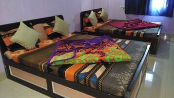 Family Quadruple Room, Multiple Beds | Rollaway beds, free WiFi, bed sheets