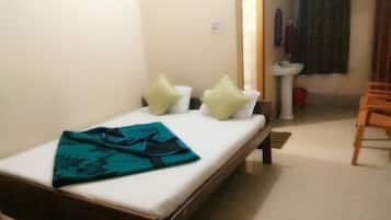 Double Beded Deluxe Non AC | Rollaway beds, free WiFi, bed sheets