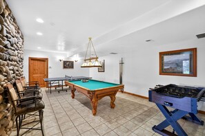 Spielezimmer