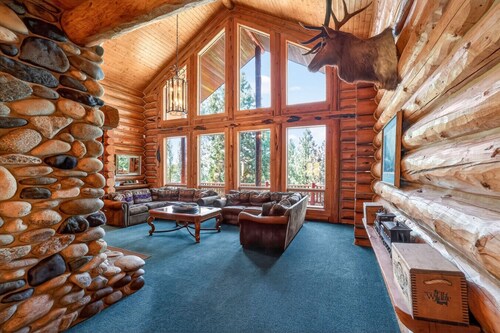 Luxus-Blockhaus in der Nähe von Cascade Lake, 80 Morgen, Schlafmöglichkeiten für 22+, Wohnmobile Willkommen, Cascade, McCall, Donnelly