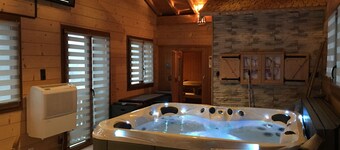 MUKAVA CHALETTI 10 HENKILĂSTĂ JACUZZI-SAUNAJĂRJESTELMĂTĂ, 5MN KAUPUNKIKESKUS