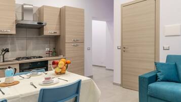 Oven, eco-friendly cleaning products