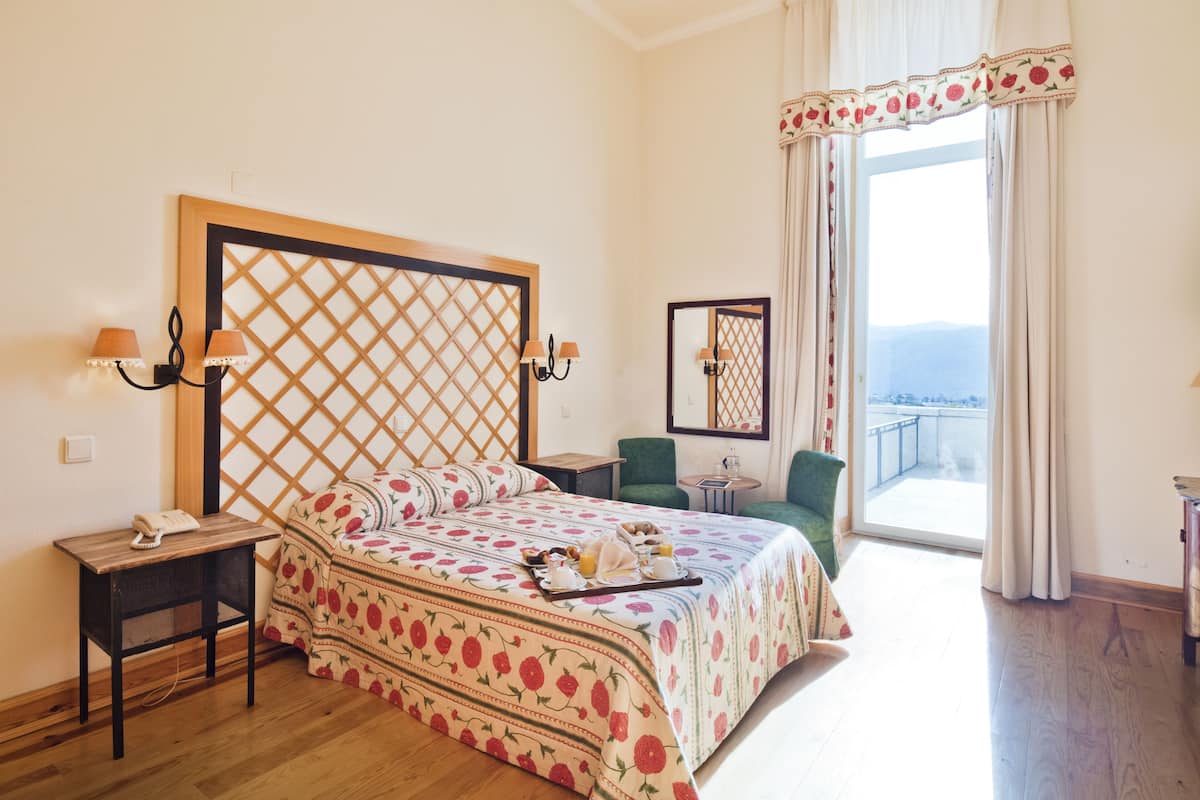 1 bedroom, desk, soundproofing, iron/ironing board