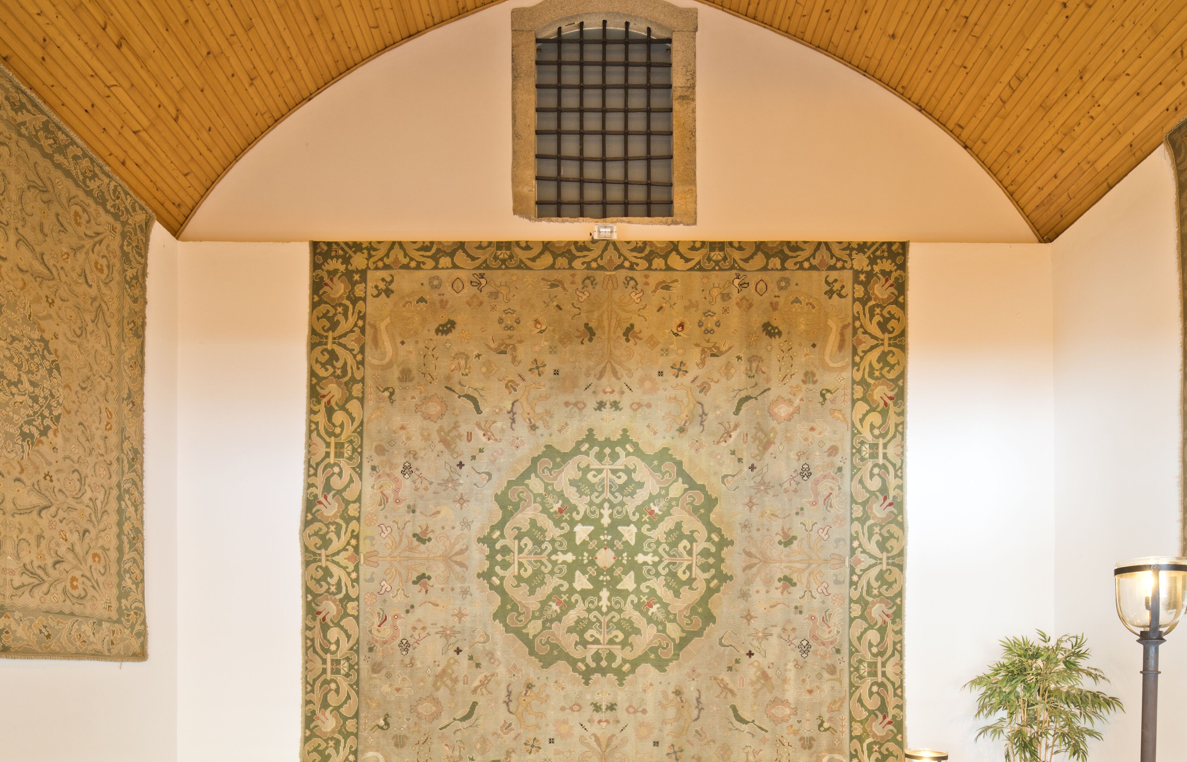 handrails in hallways