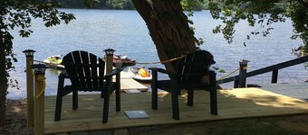 2 BR Waterfront Cottage Overlooking the Water and Mountain Sunsets!