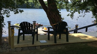2 BR Waterfront Cottage Overlooking the Water and Mountain Sunsets!