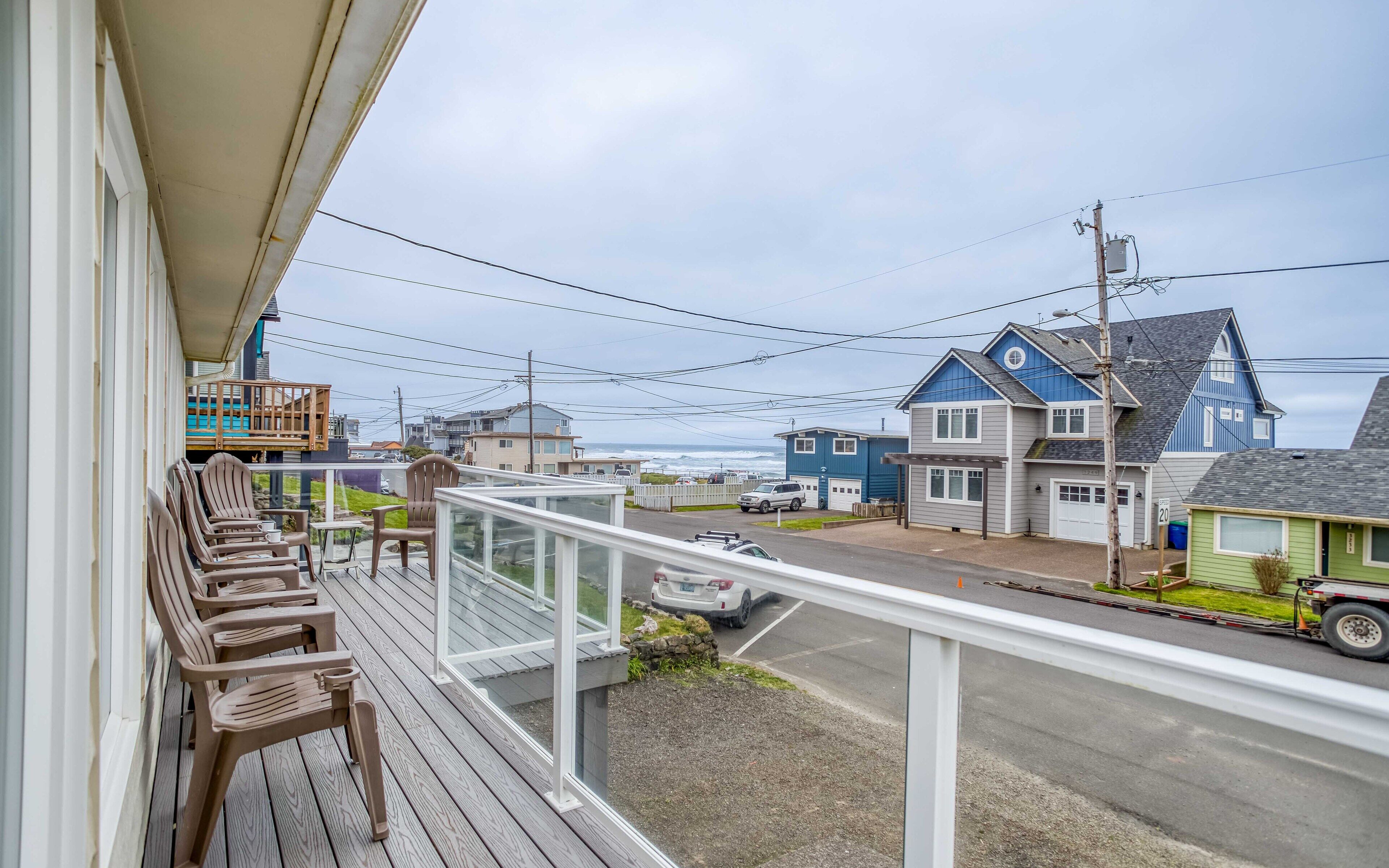 Cozy Home Just Across the Street From Easy Beach Access in Beautiful Nelscott