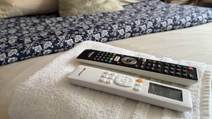 Economy Room, 1 Queen Bed (Sweet) | WiFi (free), bed sheets - Casa Bonita (Guadalajara)