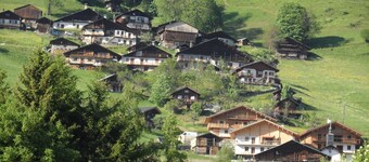 A 2 pas des remontés, du centre du village, bel appartement avec terrasse et vue