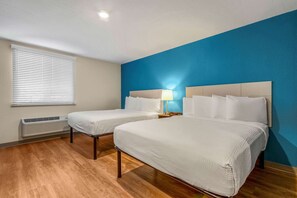 Desk, iron/ironing board, free WiFi, bed sheets - WoodSpring Suites Miramar (Miramar)