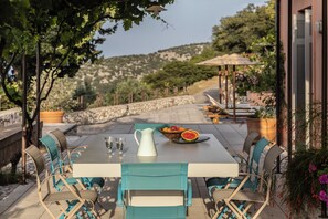 屋外ダイニングエリア