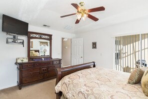 4 habitaciones, tabla de planchar con plancha, cuna de viaje y wifi 