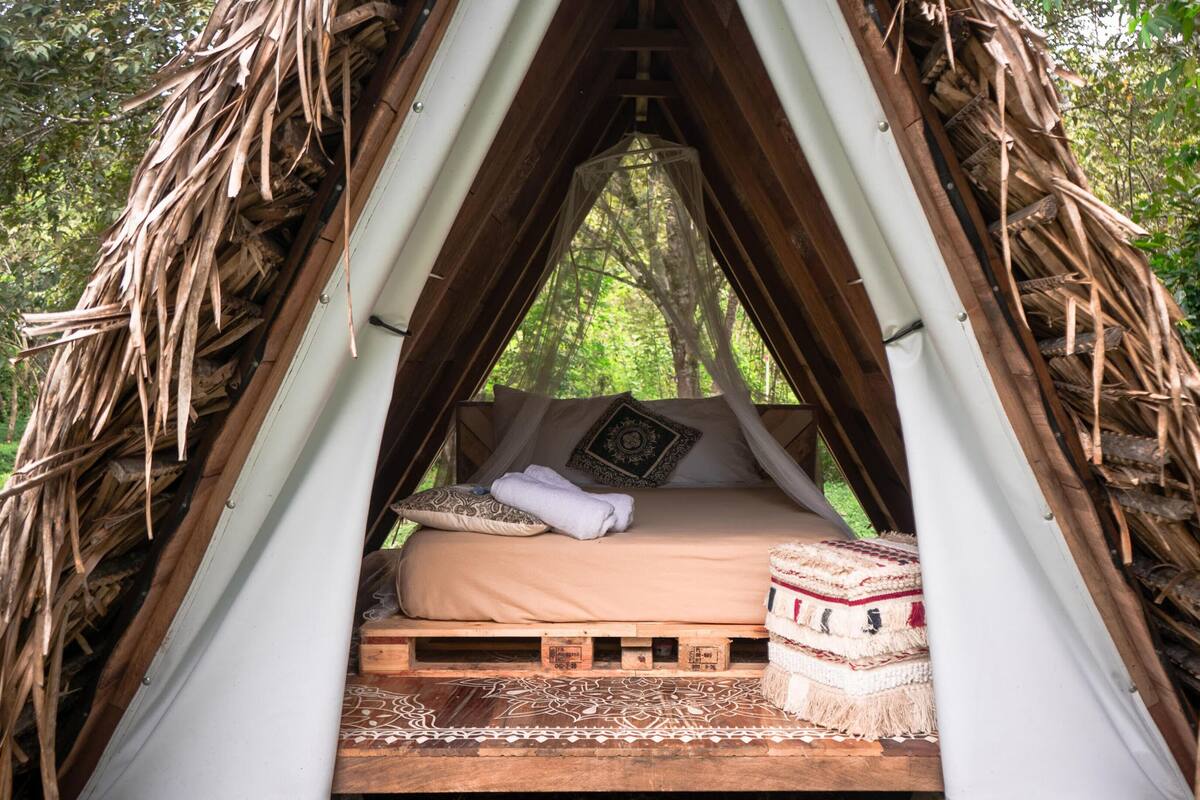 Teepee Tent | Hypo-allergenic bedding available, travel crib, WiFi (free), bed sheets