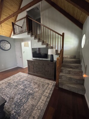 Interior - Walk To The River or Drive To Cave Run (Morehead)