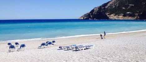 Beach nearby, sun-loungers, beach towels