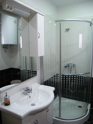 Villa, 2 Bedrooms | Bathroom | Shower, hair dryer, slippers, bidet