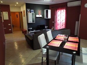 Huvila, 2 makuuhuonetta | Oleskelualue | Taulutelevisio