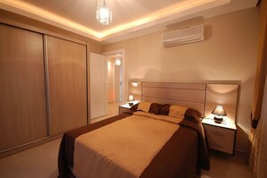 4 bedrooms, WiFi, bed sheets