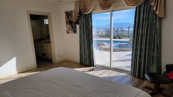 3 slaapkamers, een strijkplank/strijkijzer, wifi, beddengoed