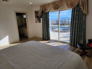 3 chambres, fer et planche à repasser, Wi-Fi, draps fournis