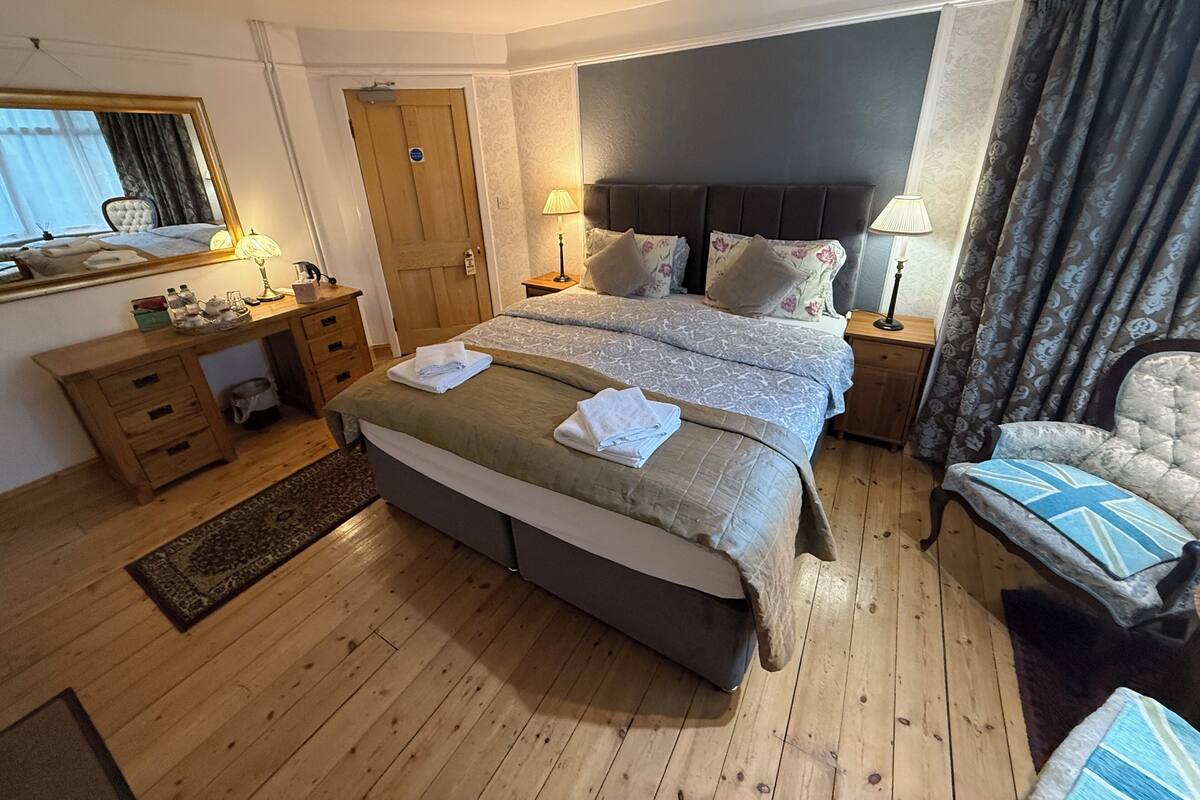 Superior-værelse med dobbeltseng eller 2 enkeltsenge | Egyptiske bomuldslagner, premium-sengetøj, individuelt design