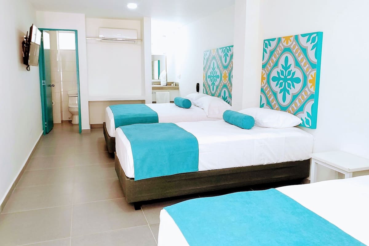 Triple Room, Multiple Beds | Desk, iron/ironing board, free WiFi