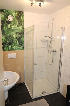 Towels, soap, toilet paper - Apartment in the architect house Relaxing work - feel-good atmosphere (Bahnhof Reken)