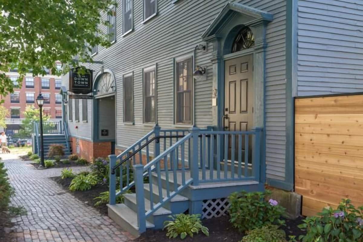 Deluxe Studio, 1 King Bed, Non Smoking, Kitchenette