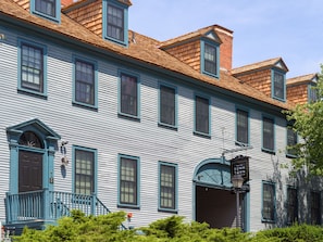 Terrace/patio - The Inn Downtown (Portsmouth)