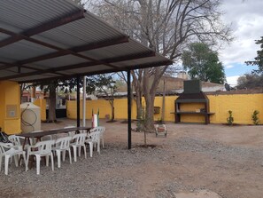 BBQ/picnic area - Hotel El Nevado Malargüe (Malargüe)