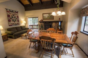 In-room dining - Alder Place (Incline Village)