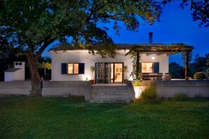 Exterior - Holiday house GARICA with spacious garden (Garica)