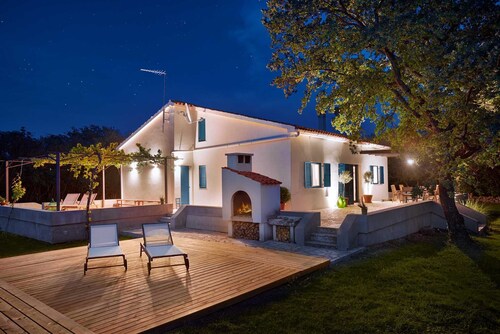 Holiday house GARICA with spacious garden