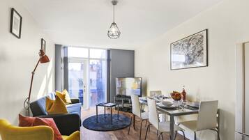 42-inch Smart TV with digital channels, TV, Netflix