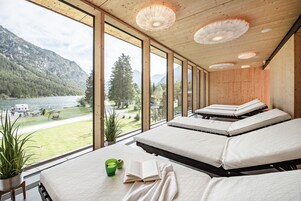 Un sauna, baño turco, tratamientos corporales, masajes