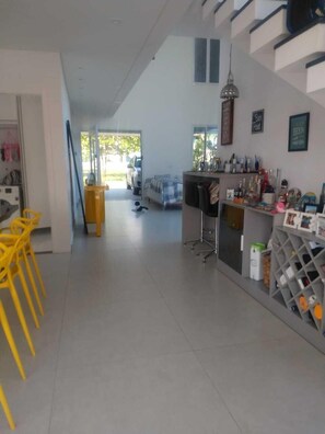 Casa luxo, vista para a montanha | Área de estar | TV de tela plana