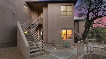 Condo, 2 Bedrooms | Property grounds