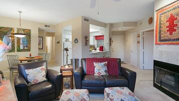 Condo, 2 Bedrooms | Living area