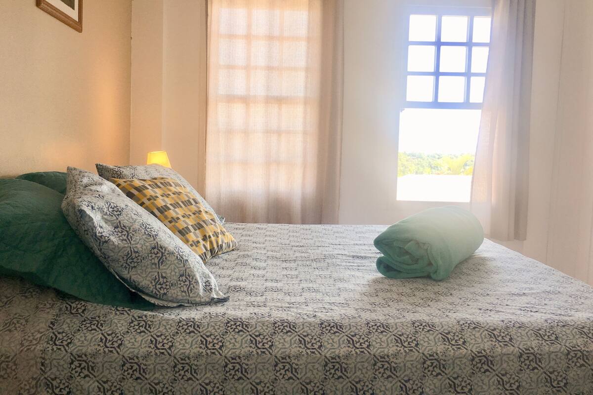 Hypo-allergenic bedding, pillowtop beds, blackout drapes