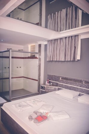 Bathroom shower - Styllus Motel - Adults Only (Campinas)
