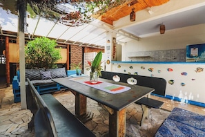 Books, video library - Hostel Cabo Frio (Cabo Frio)