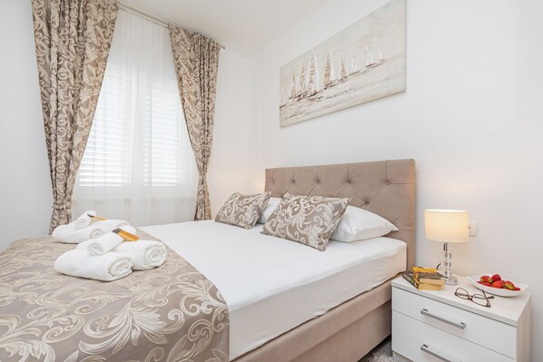 1 chambre, fer et planche à repasser, Wi-Fi, draps fournis