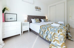 2 slaapkamers, een strijkplank/strijkijzer, wifi, beddengoed