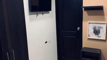 Cofres nos quartos, Wi-Fi de cortesia, roupa de cama