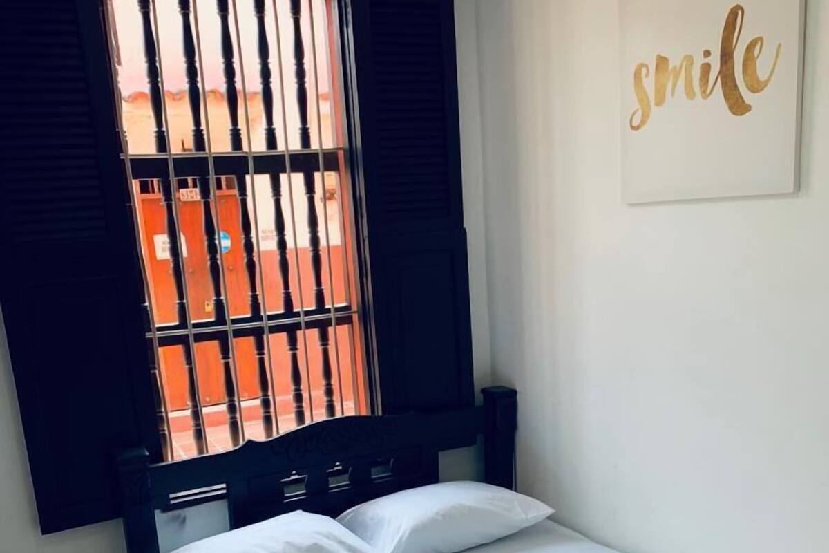 In-room safe, WiFi (free), bed sheets