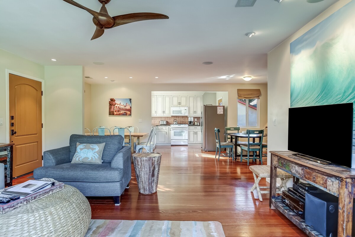 Palisades Beach House - Dog Friendly, Walk to beach, Shopping, Restaurants, Hiking!