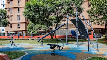 Área de juegos infantiles al aire libre
